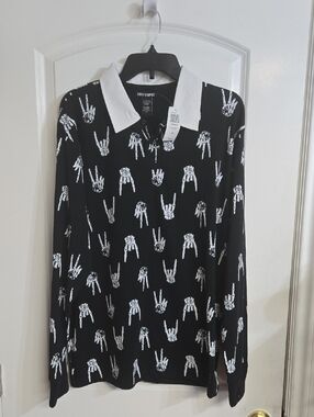 NWT! Hot Topic Black Long Sleeve Polo with White Skeleton Hand Print Large ☆